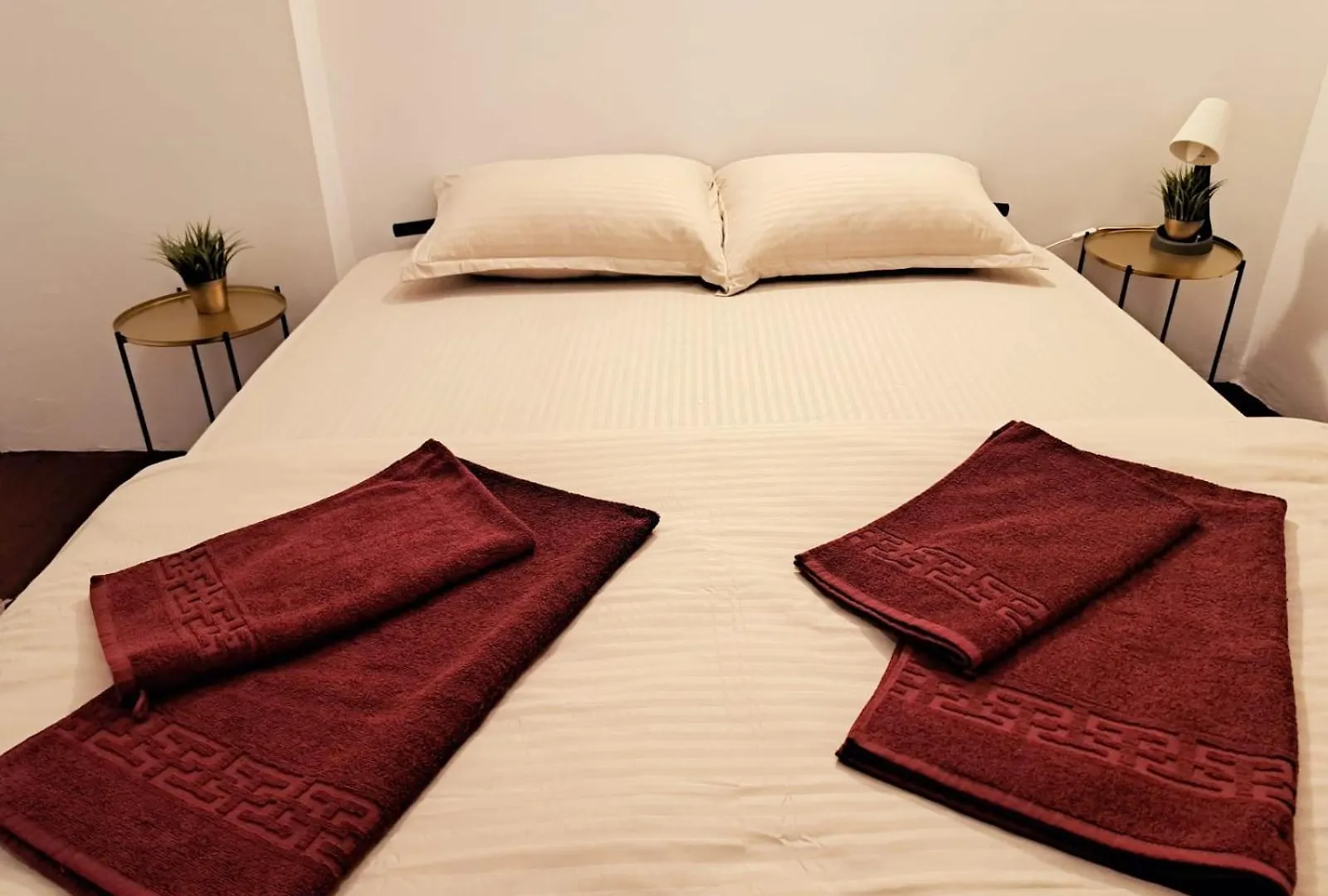 Bed & Breakfast Studio Piata Amzei Boekarest